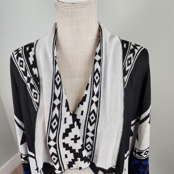 Flying Tomato Women's Aztec Print Long Sleeve Open Cardigan Size Small - Picture 6 of 10